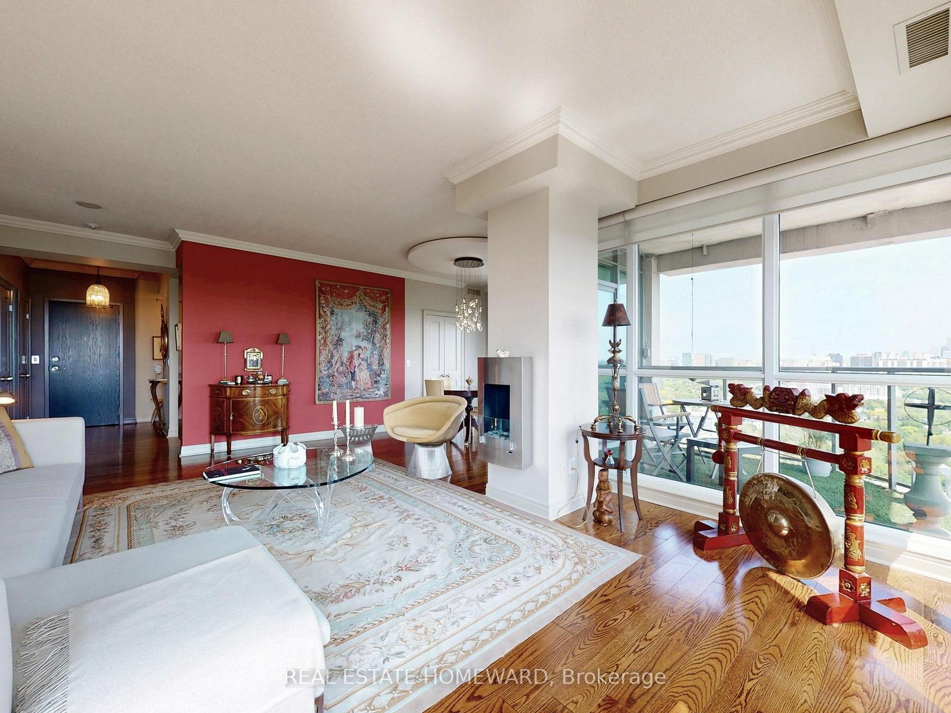 2 Bedrooms Condo at 8 Park, Toronto For sale