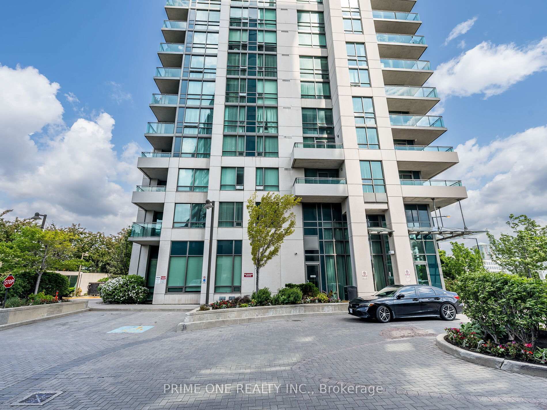 2 Bedrooms Condo at 88 Grangeway, Toronto For sale