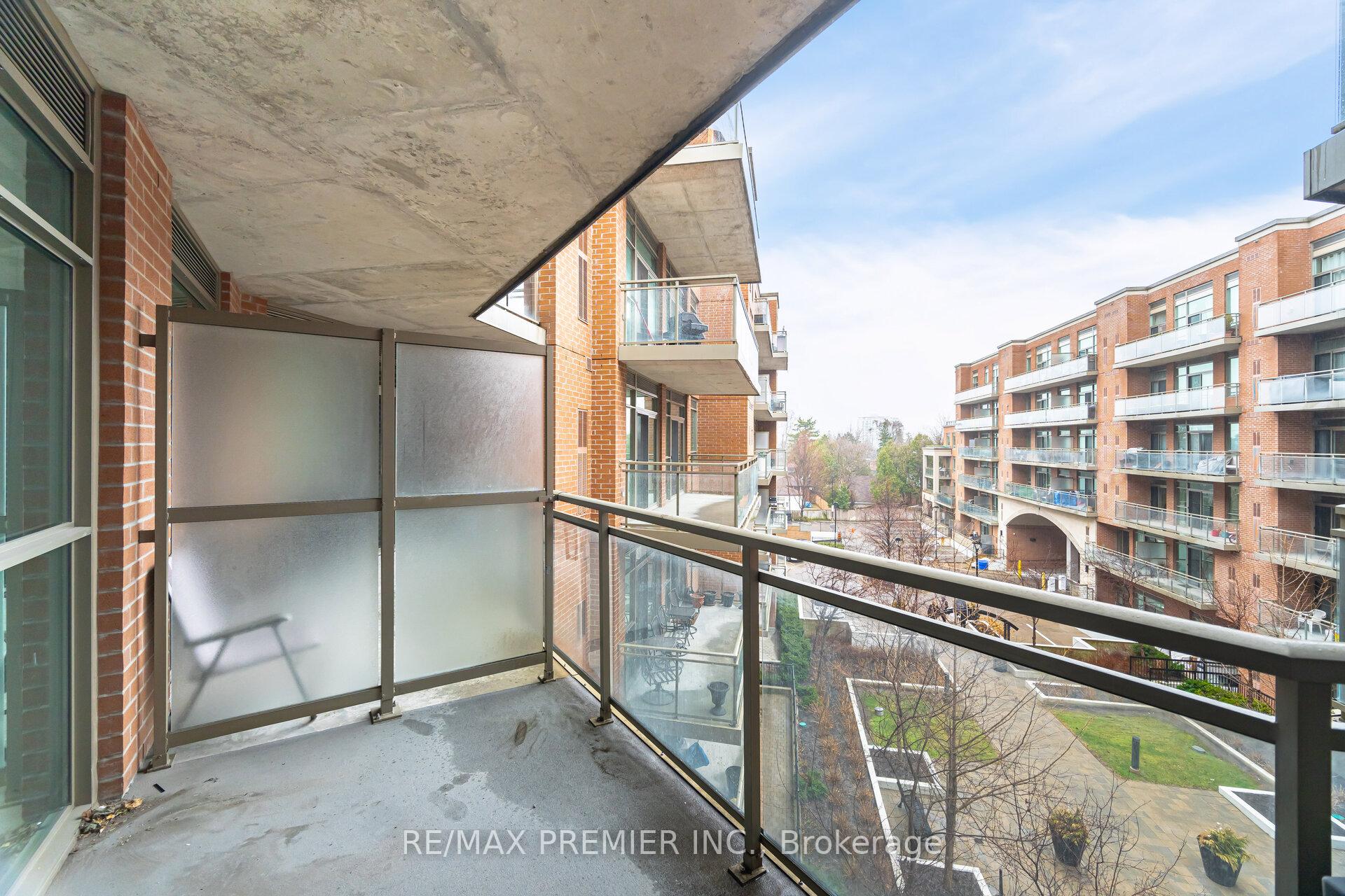 1 Bedroom Condo at 281 Woodbridge,  Vaughan For sale