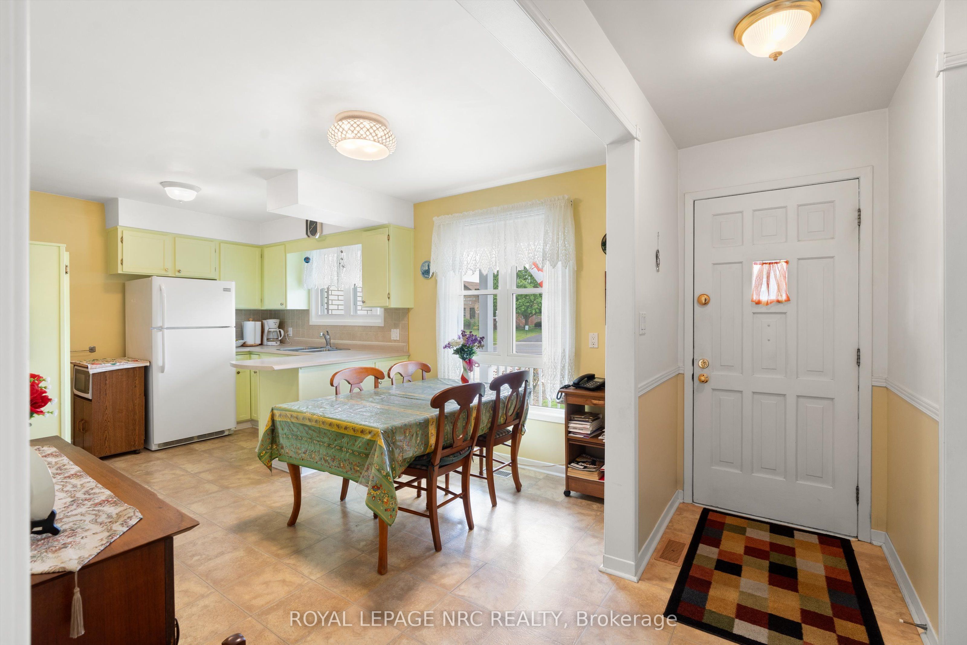96 Lakeshore Road