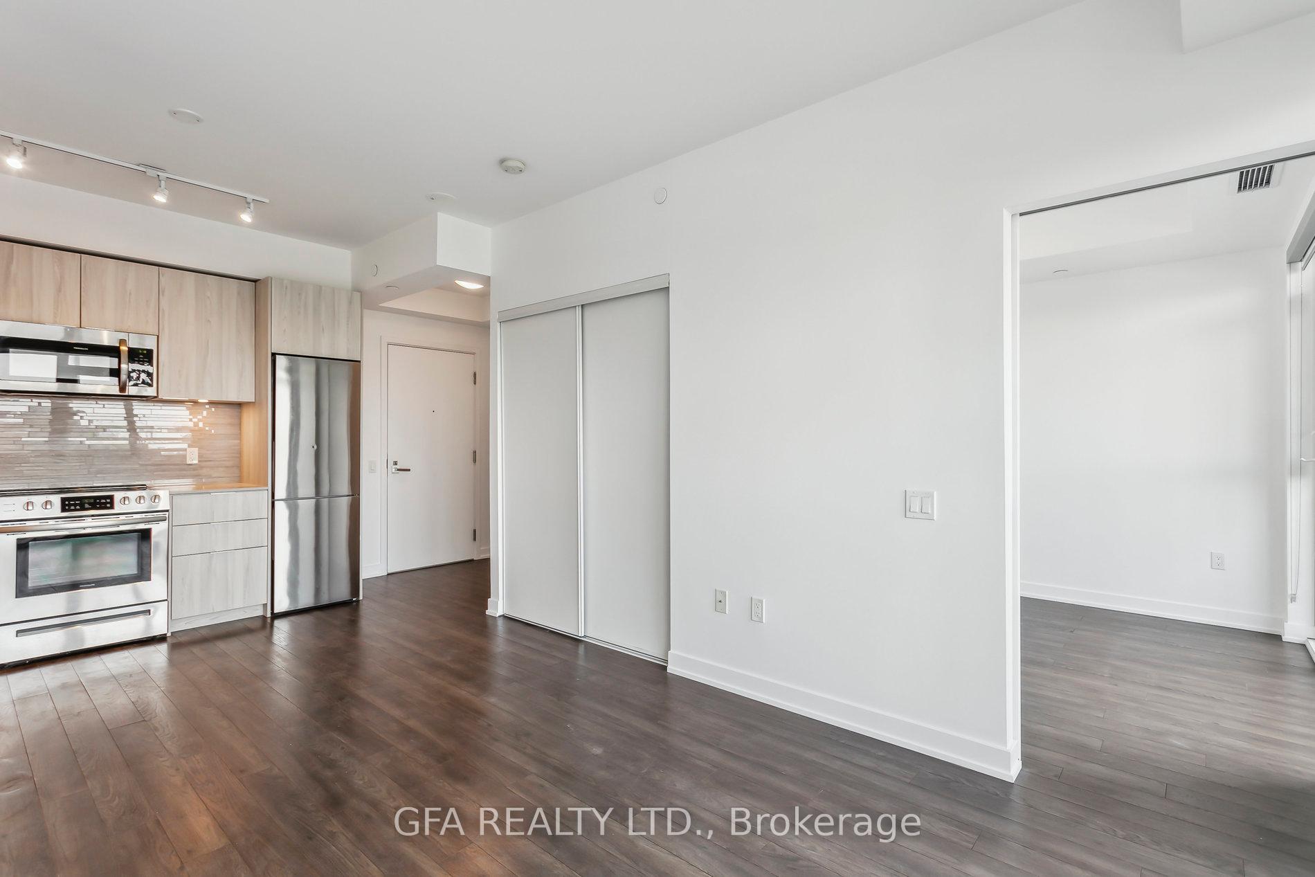 2 Bedrooms Condo at 30 Ordnance, Toronto For sale