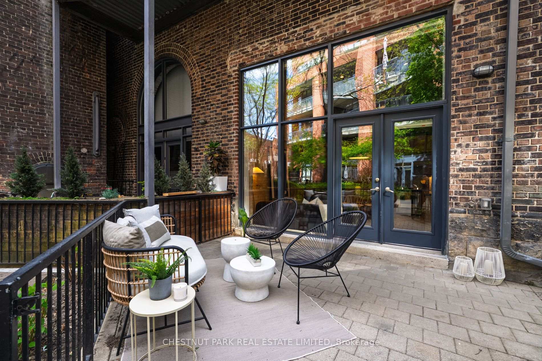2 Bedrooms Condo at 363 Sorauren, Toronto For sale