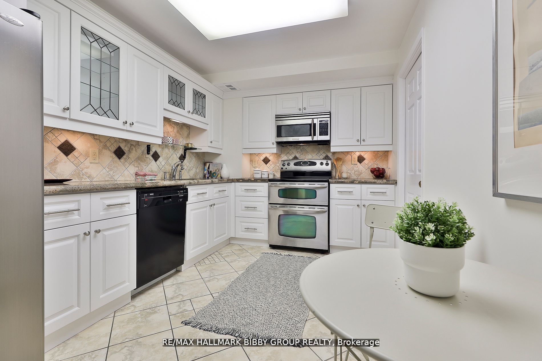 160 Frederick Street, #803