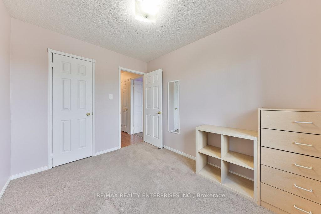 3 Bedrooms Condo at 455 Apache, Mississauga For sale