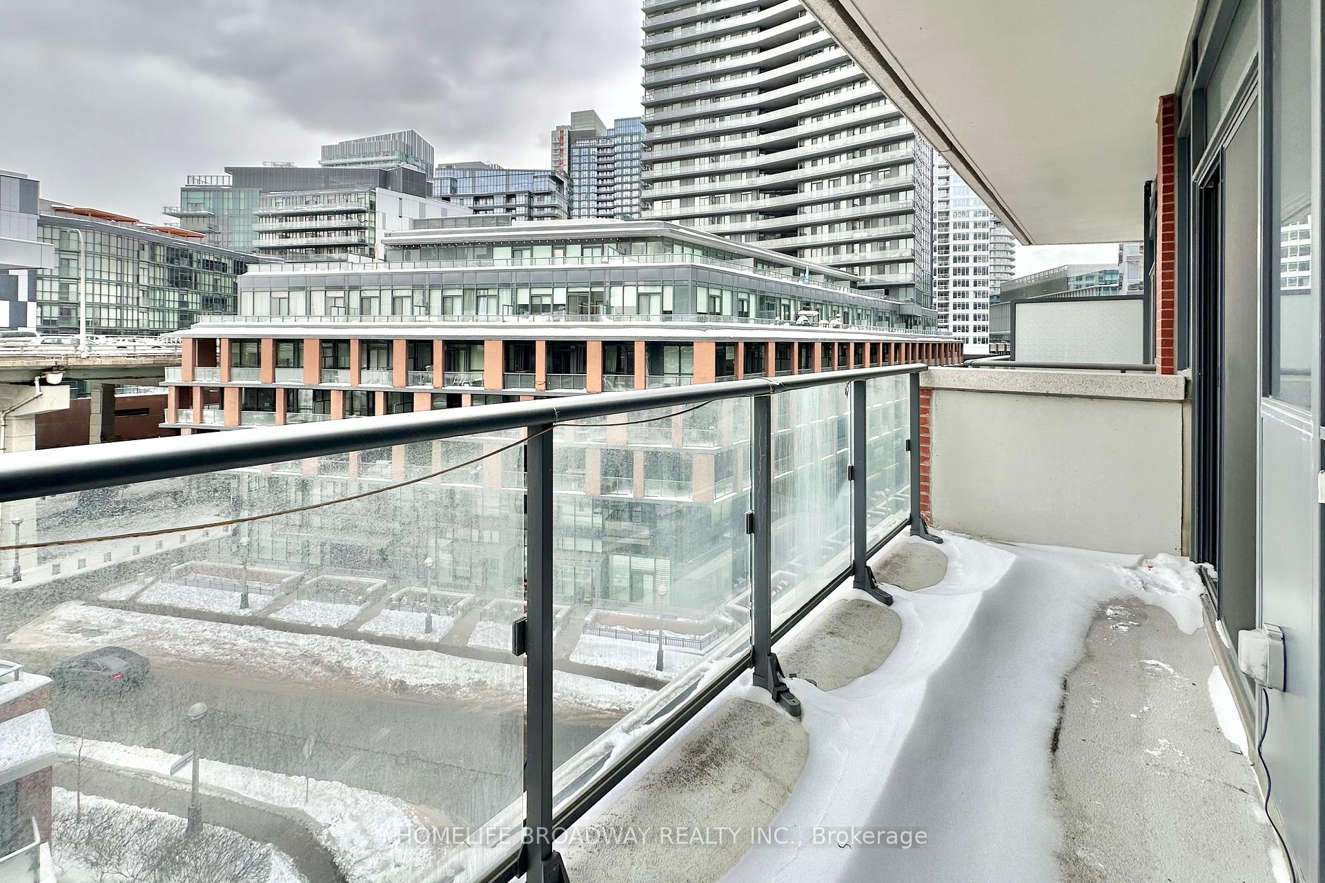 2 Bedrooms Condo at 38 Iannuzzi,  Toronto For sale