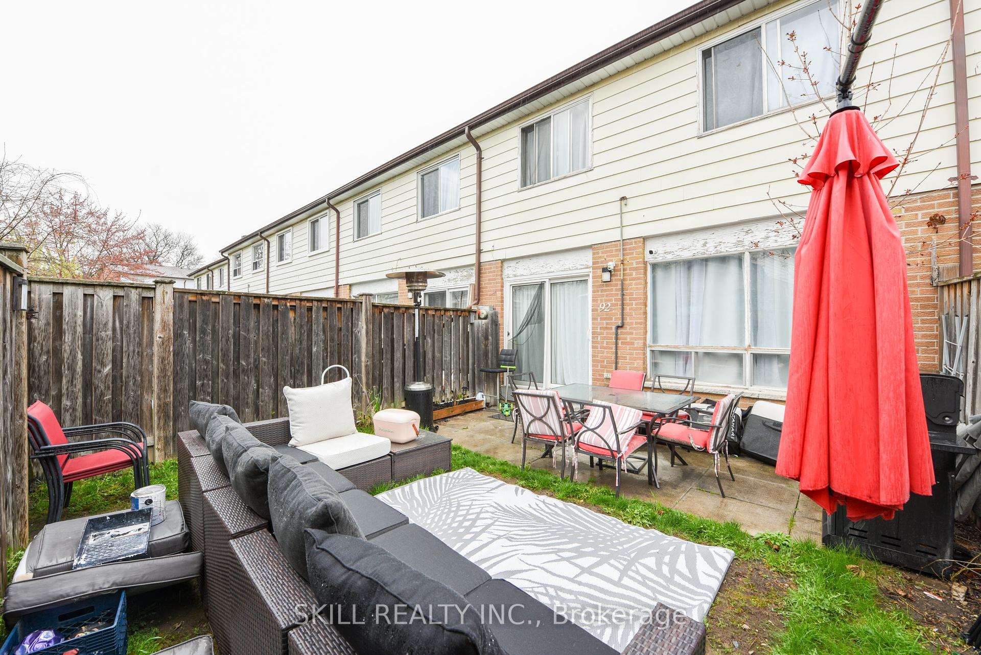 5 Bedrooms Condo at 7500 Goreway,  Mississauga For sale