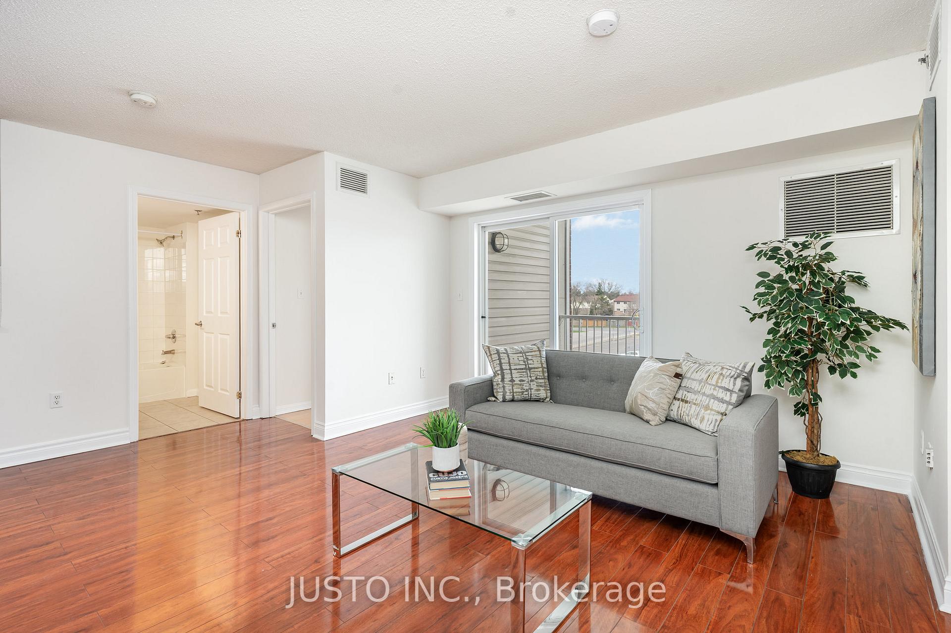 3 Bedrooms Condo at 5235 Finch,  Toronto For sale