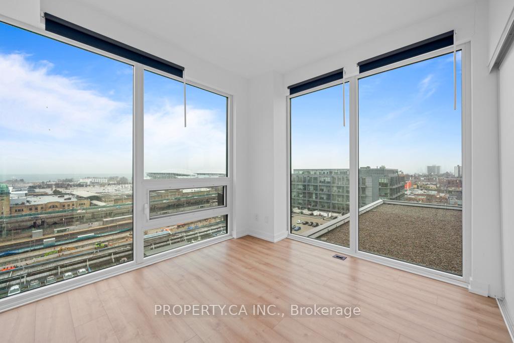 3 Bedrooms Condo at 135 East Liberty, Toronto For sale