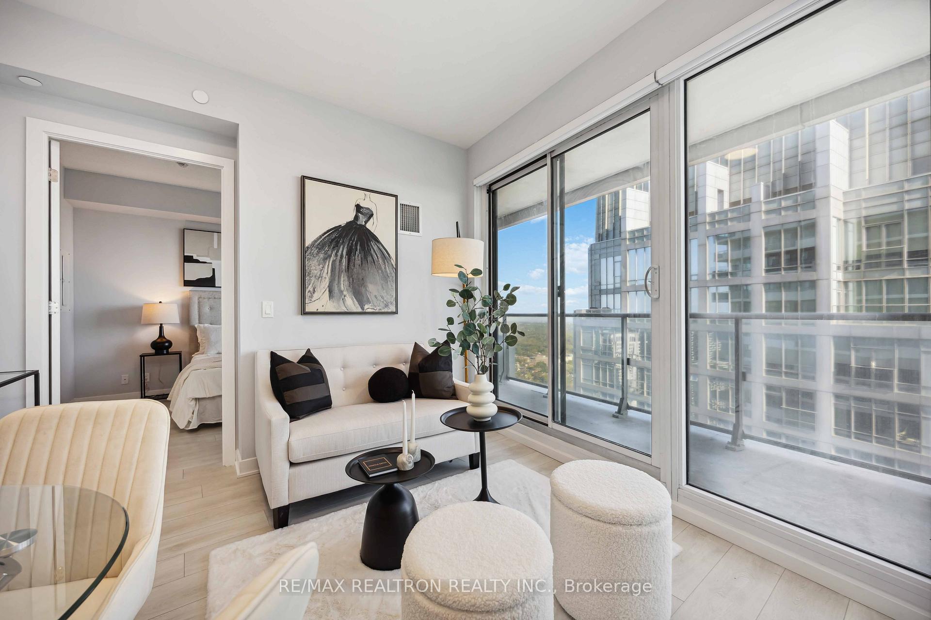 1 Bedroom Condo at 2221 Yonge, Toronto For sale