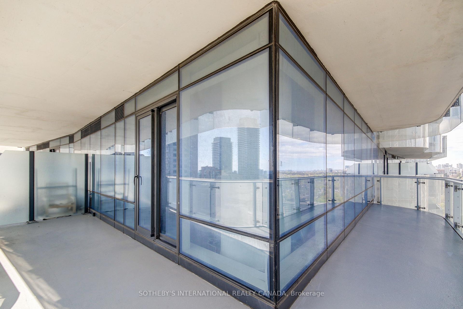 2 Bedrooms Condo at 1 Bloor, Toronto For sale