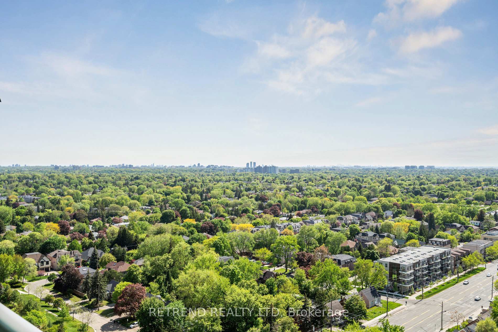 2 Bedrooms Condo at 15 Greenview, Toronto For sale