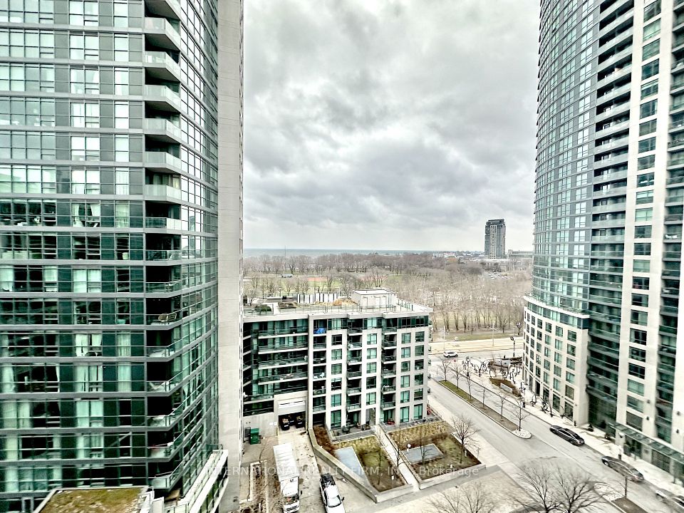 209 Fort York