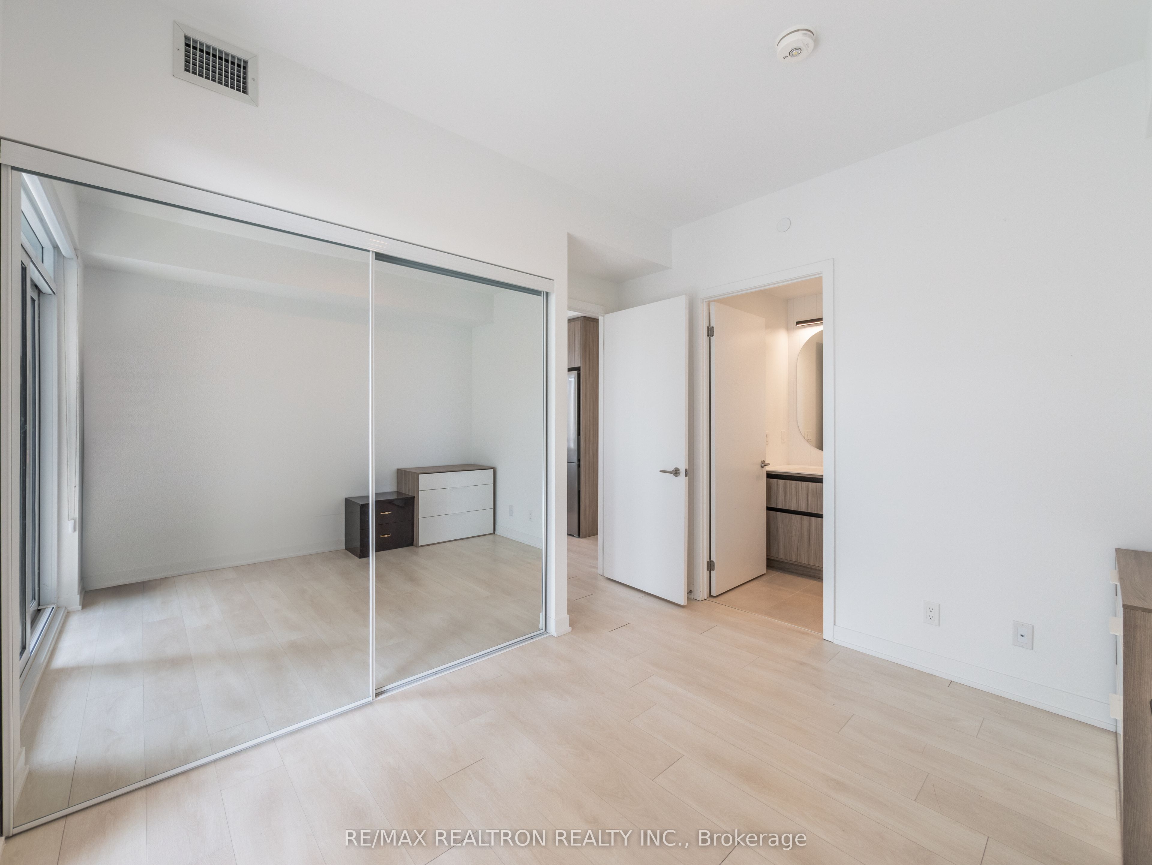 7950 Bathurst Street, #0911 Tower B
