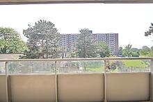 2 Bedrooms Condo at 19 Four Winds, Toronto For sale