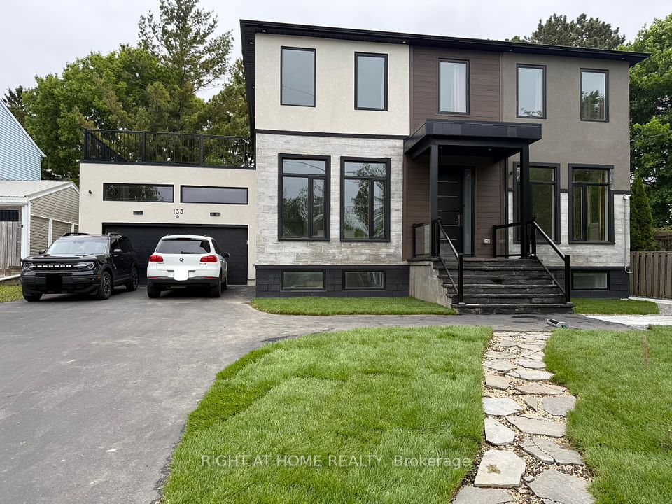 133 Roxborough