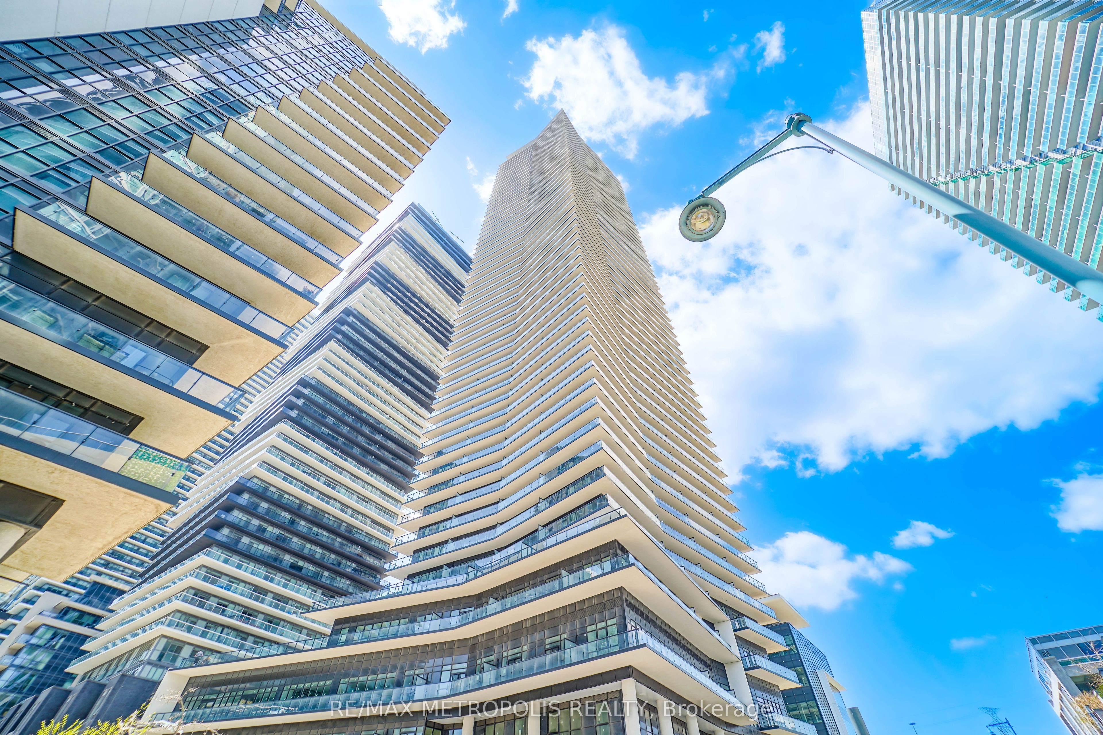 38 Annie Craig Drive, #3611