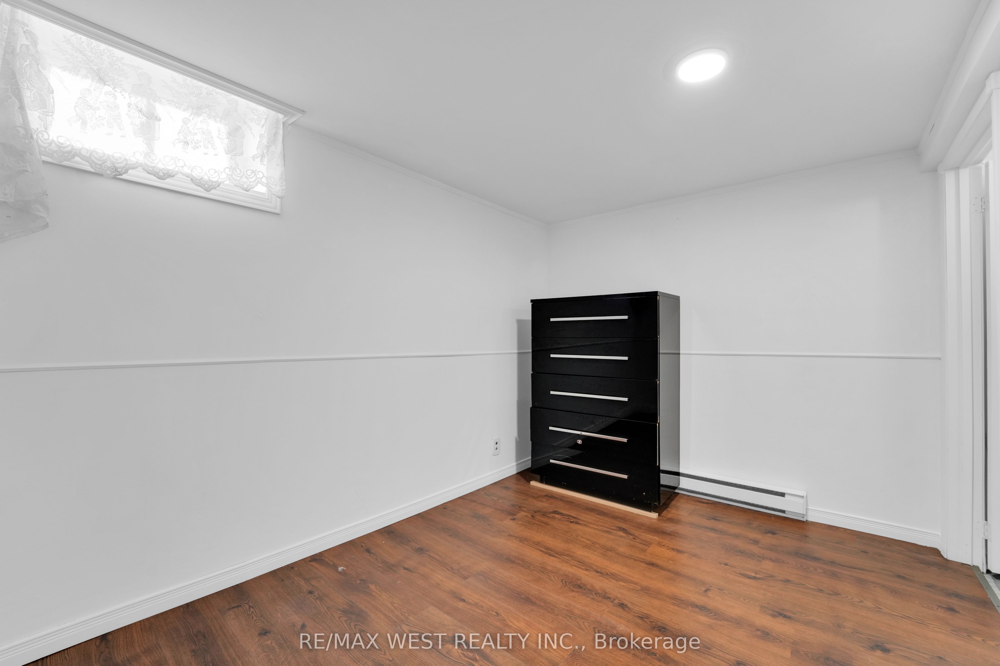 18 Jasmine Square