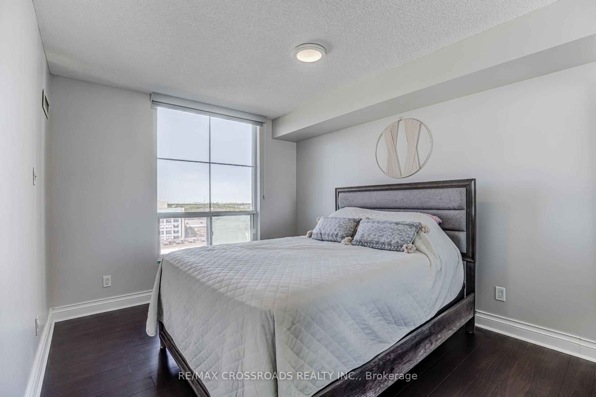 2 Bedrooms Condo at 8 Rosebank, Toronto For sale