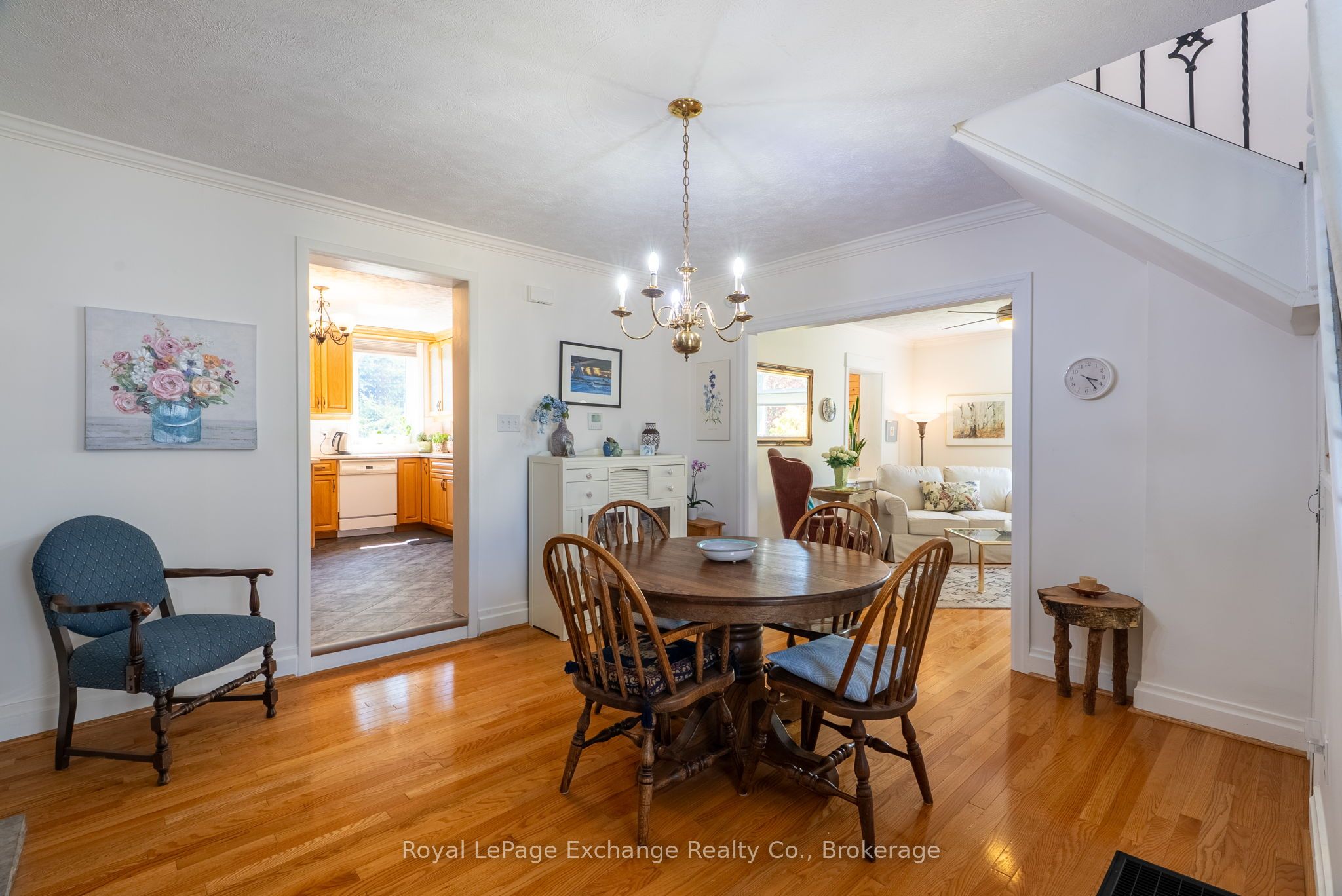 457 Penetangore Row S