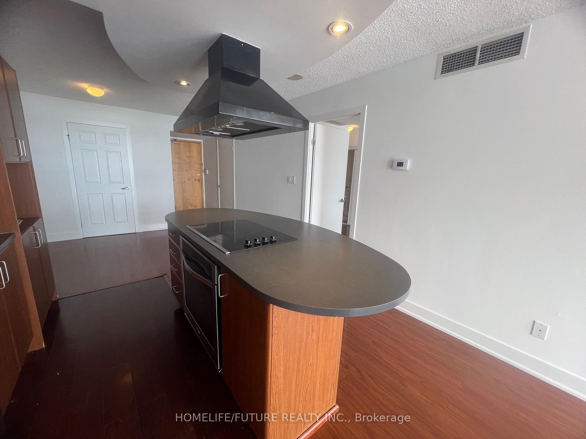 1 Bedroom Condo at 550 Queens,  Toronto For sale