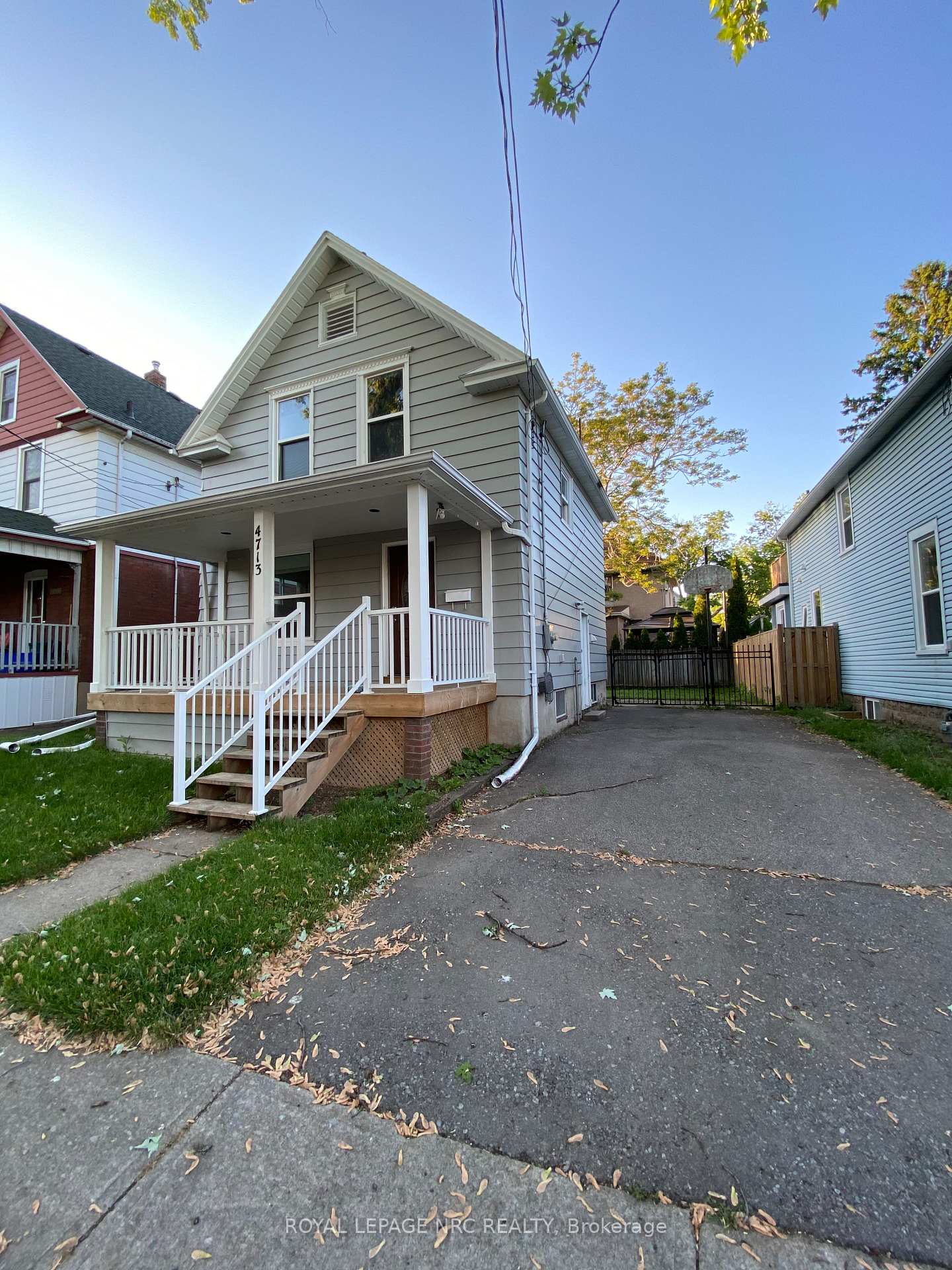 4713 Cookman Crescent, Niagara Falls, ON L2E 1C1