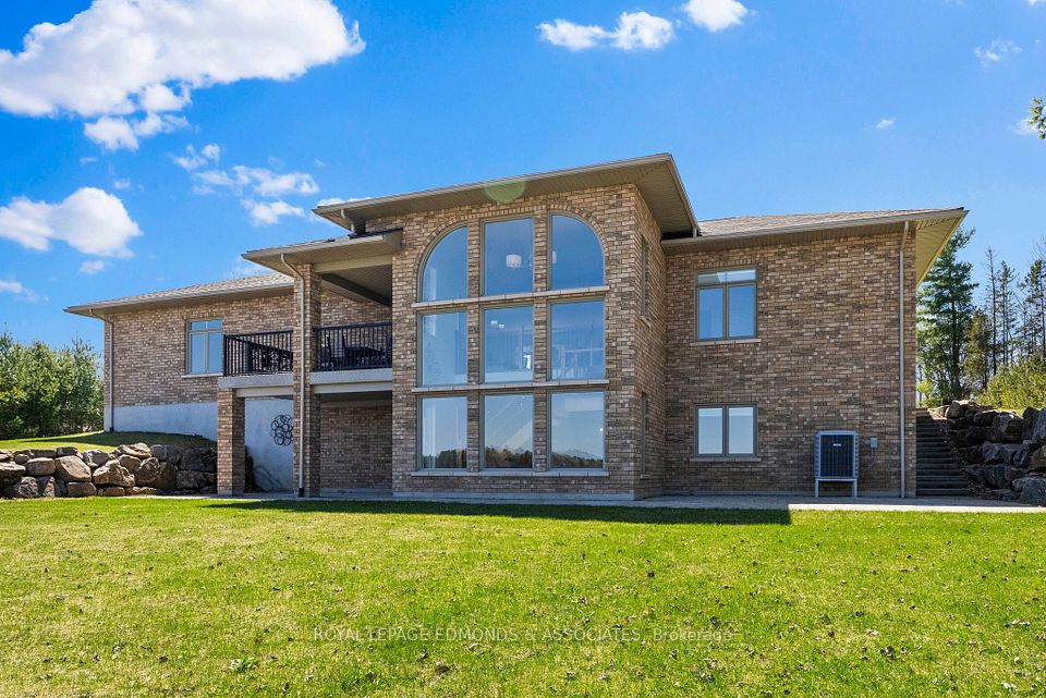 393 Hazley Bay