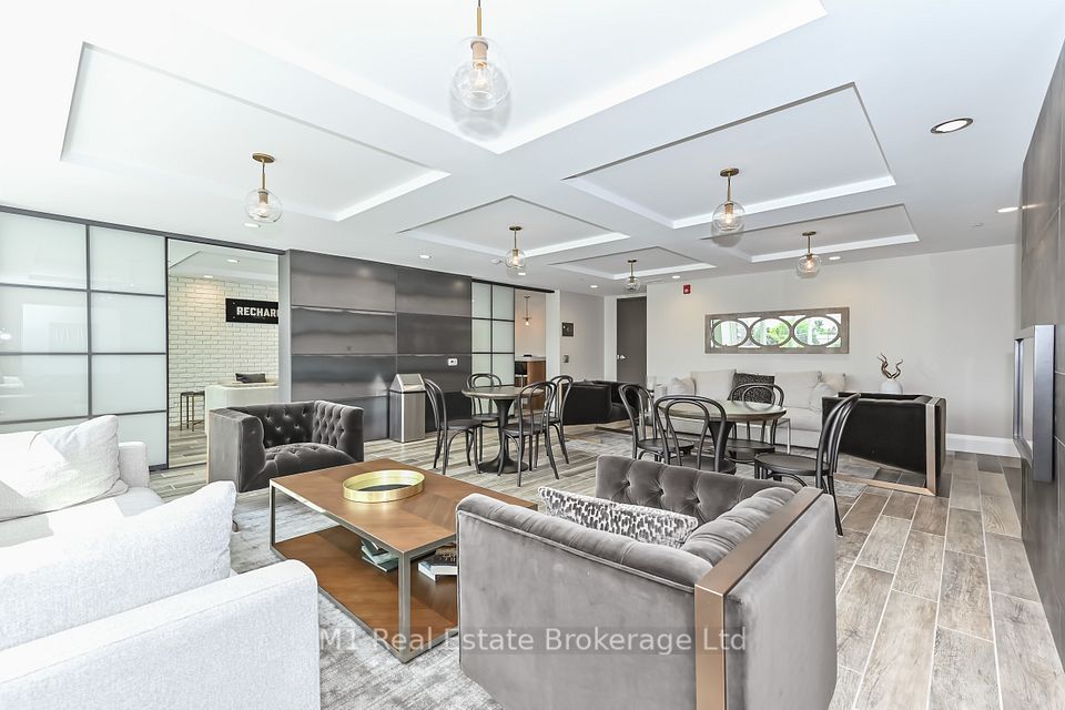 63 Arthur Street S 801