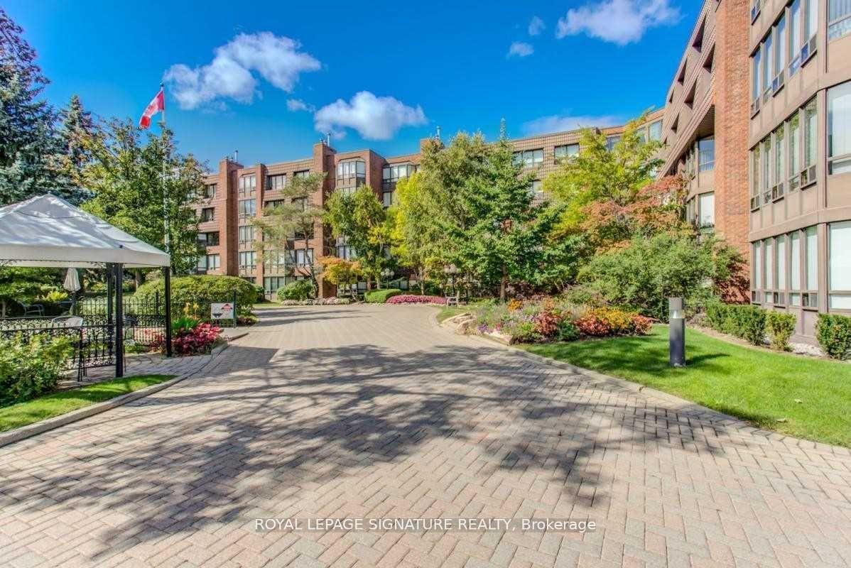 2 Bedrooms Condo at 255 The Donway, Toronto For sale