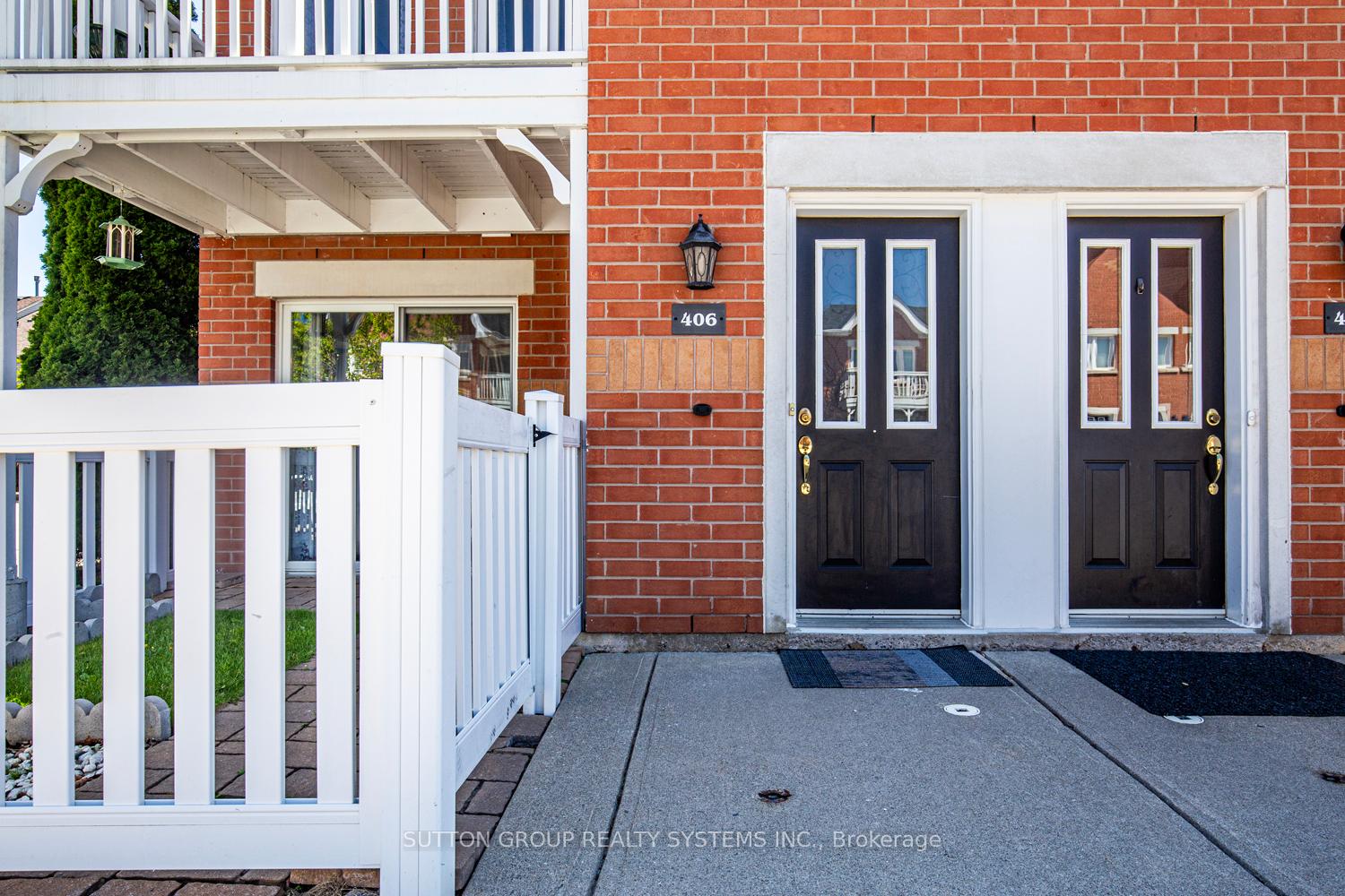 2 Bedrooms Condo at 1701 Lampman, Burlington For sale