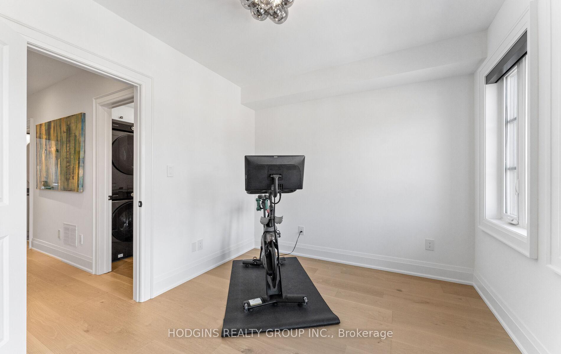 4 Bedrooms Condo at 10 Lunar, Mississauga For sale