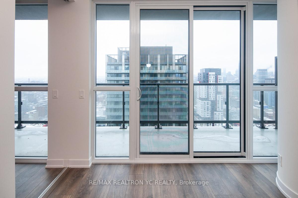 1 Bedroom Condo at 87 Peter,  Toronto For sale