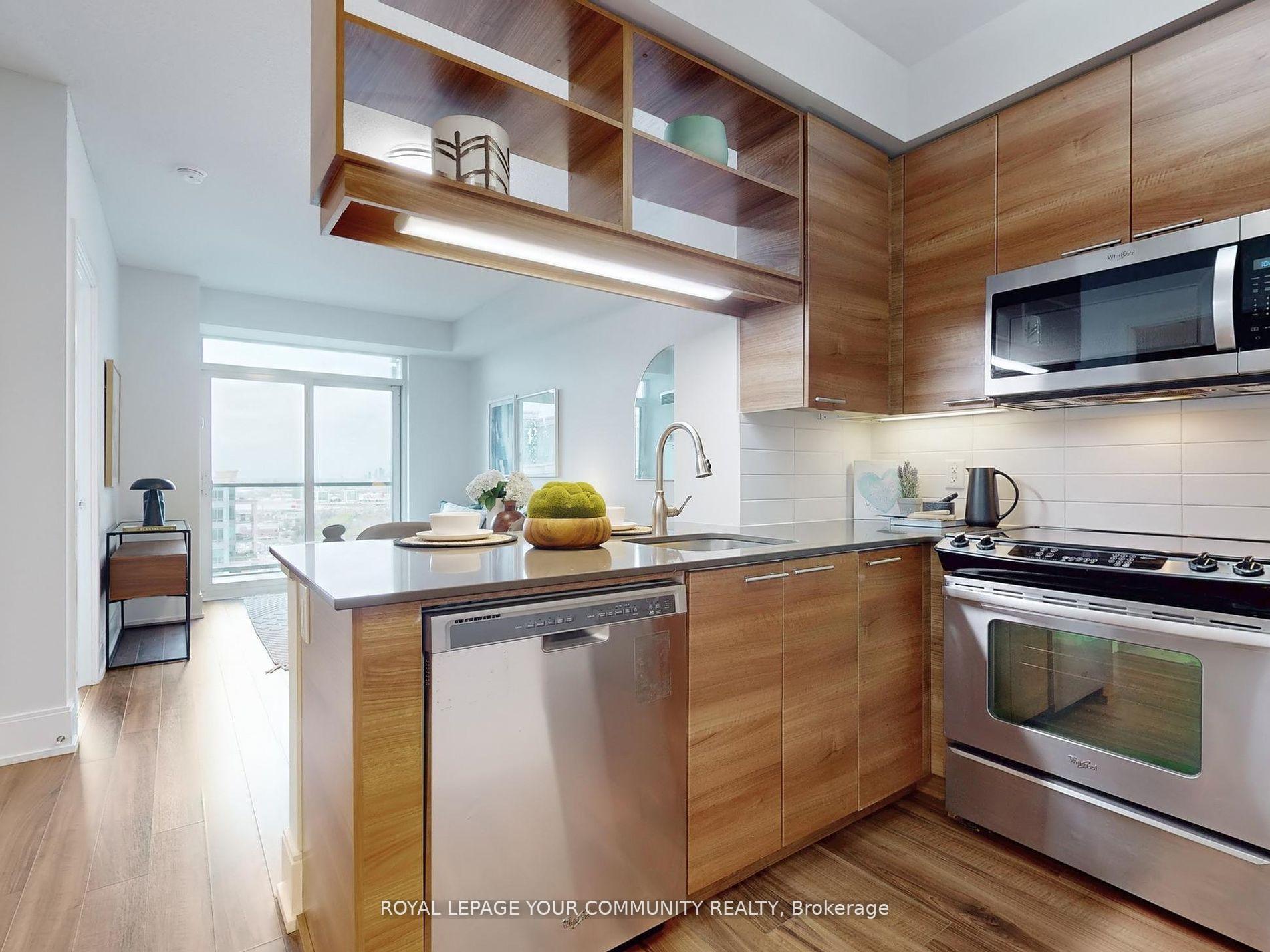 2 Bedrooms Condo at 15 Viking, Toronto For sale