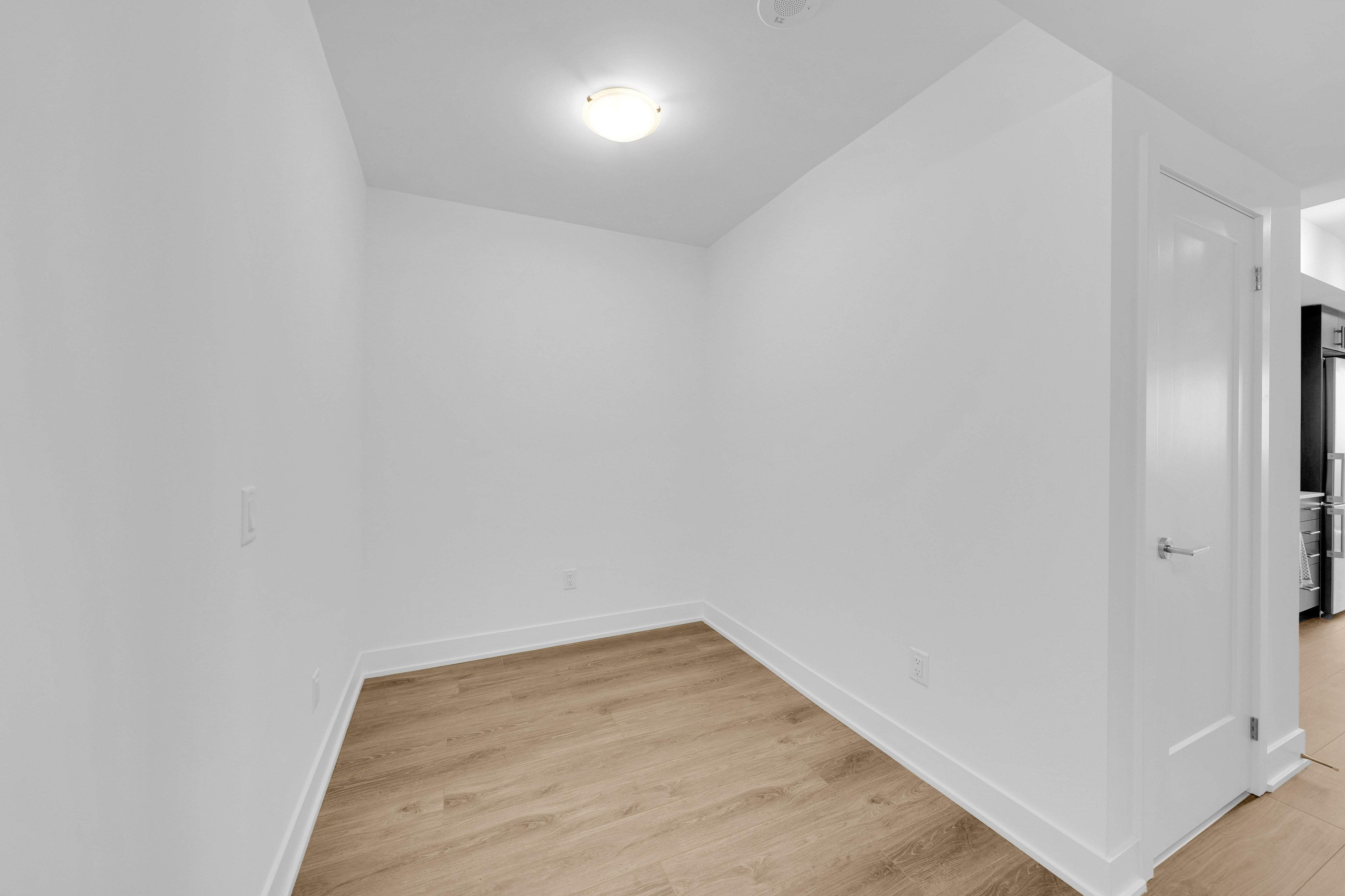 2545 Simcoe Street N 1511