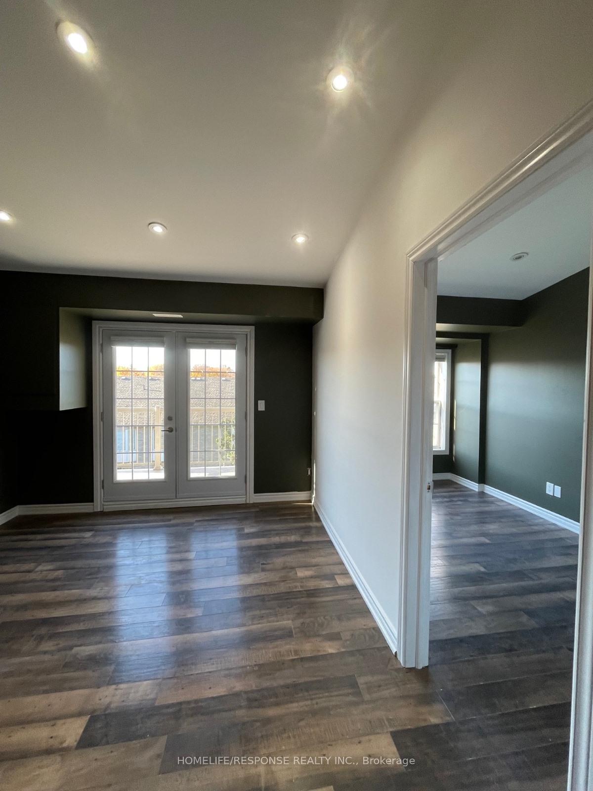 2 Bedrooms Condo at 1830 WALKER’S, Burlington For sale