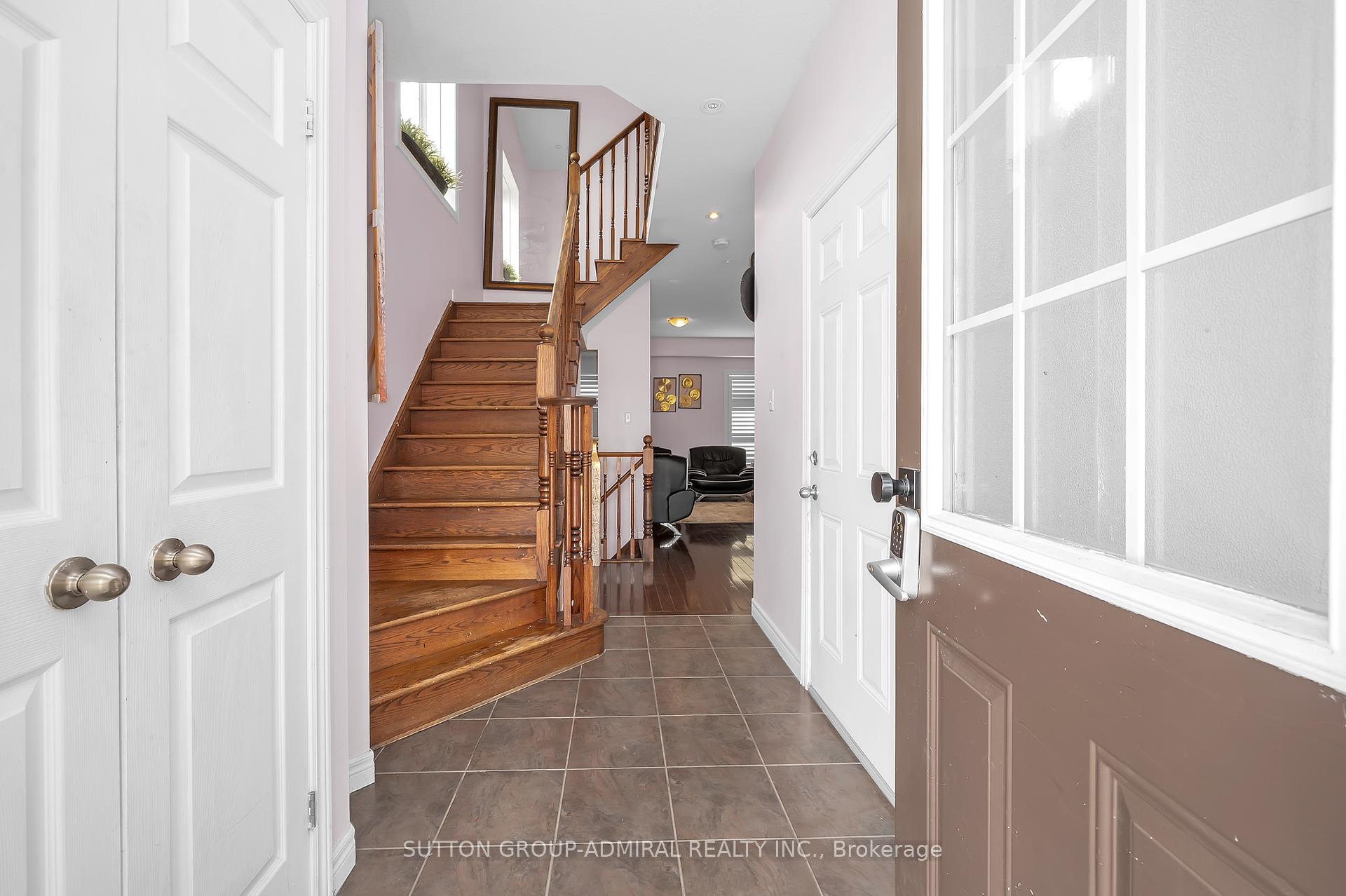 4 Bedrooms Condo at 6 Atessa,  Hamilton For sale