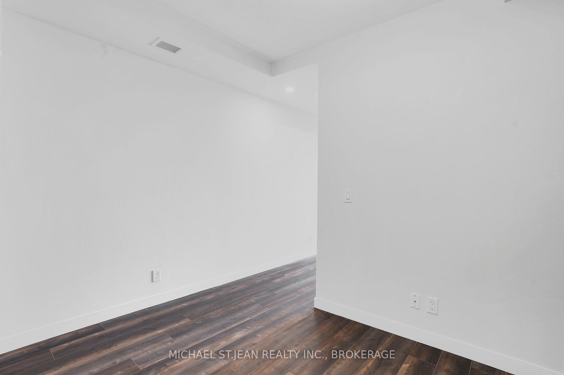 1 Bedroom Condo at 15 Queen,  Hamilton For sale