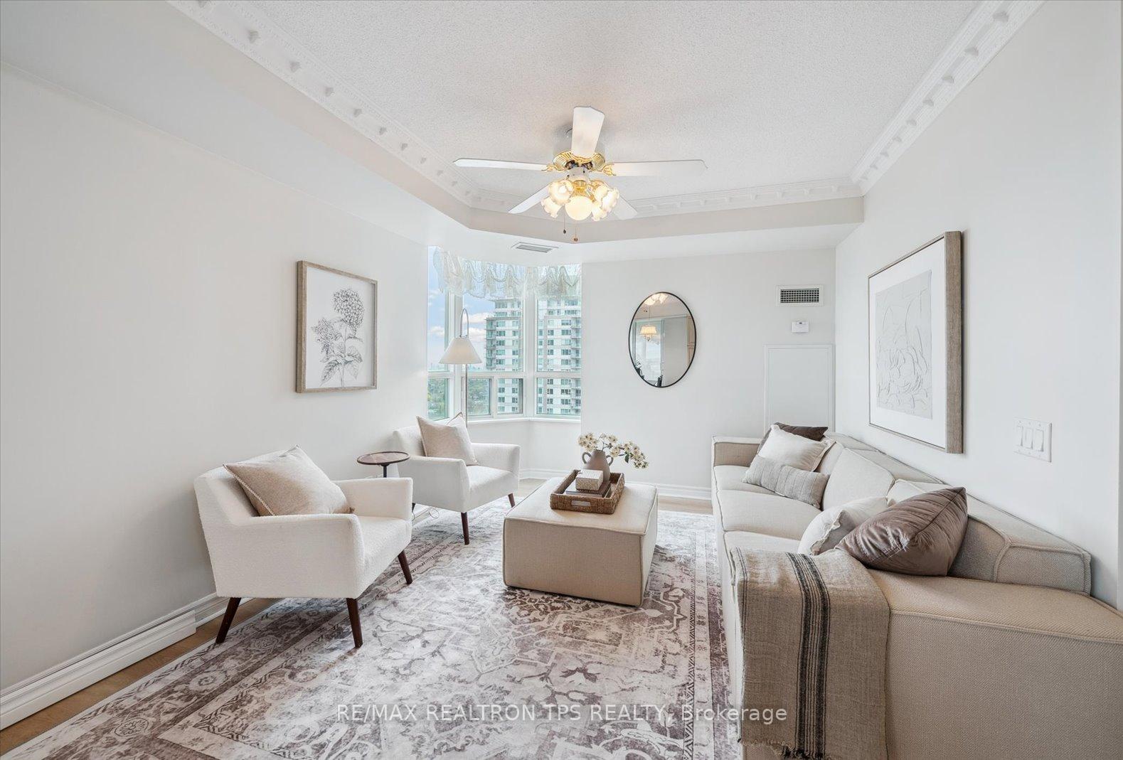 3 Bedrooms Condo at 61 Town Centre, Toronto For sale