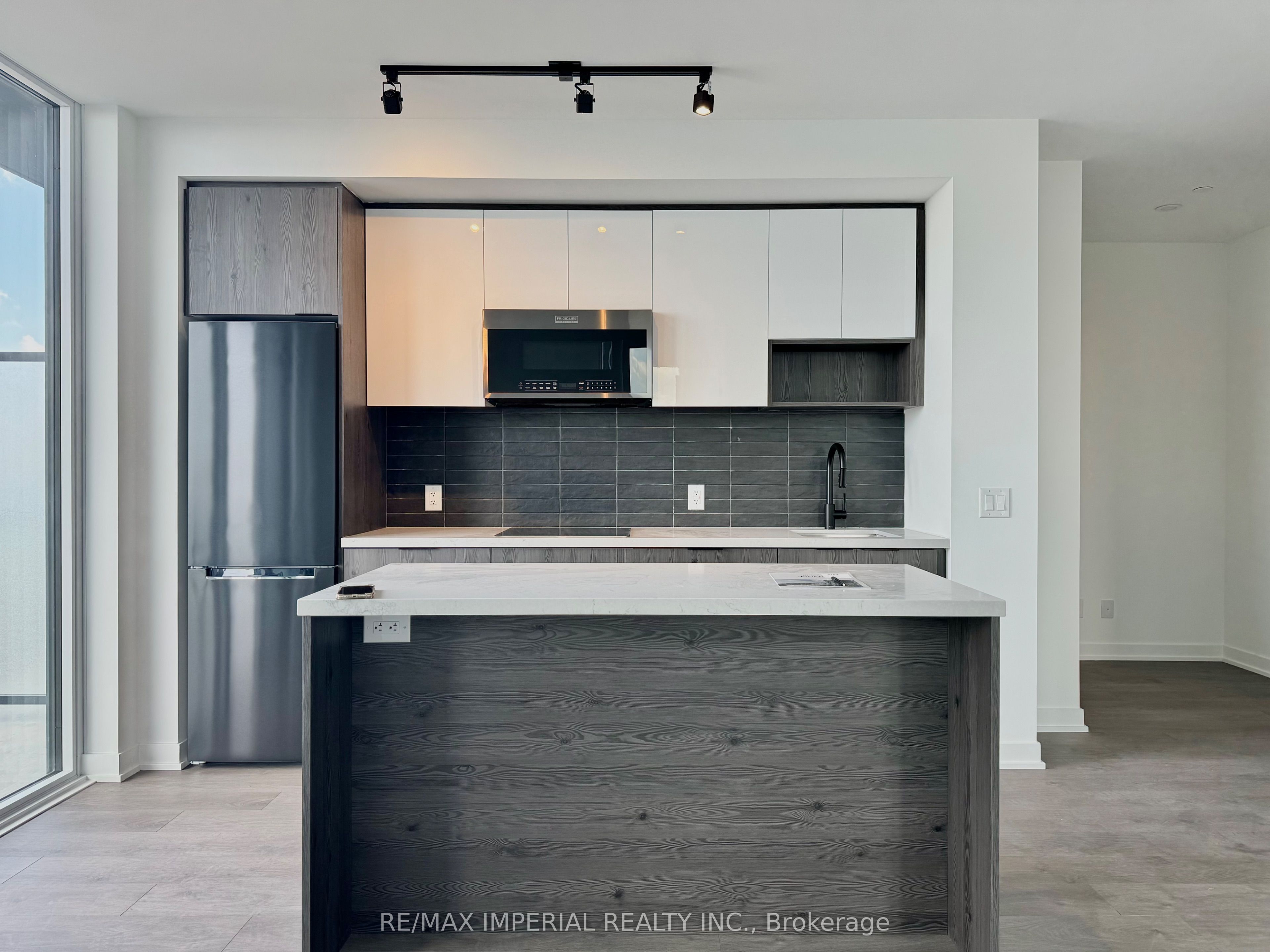 5 DEFRIES Street, #3102