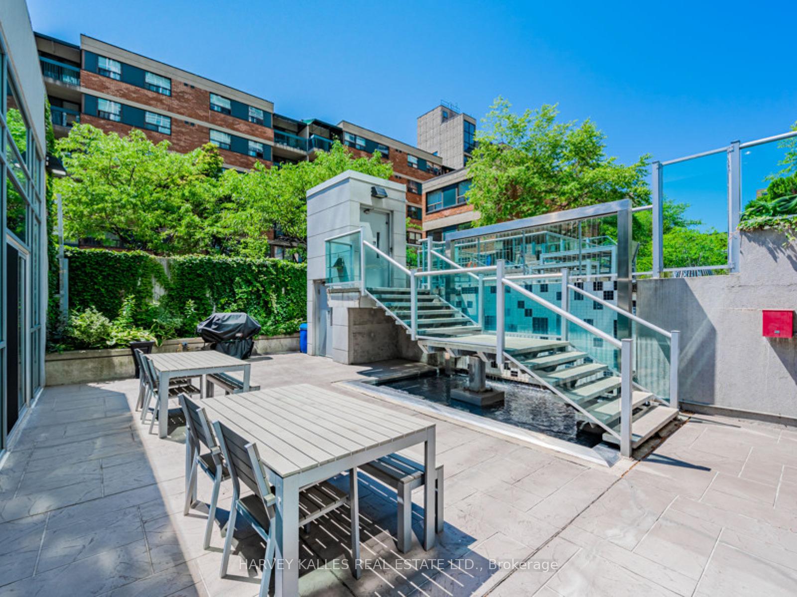 3 Bedrooms Condo at 96 St Patrick, Toronto For sale