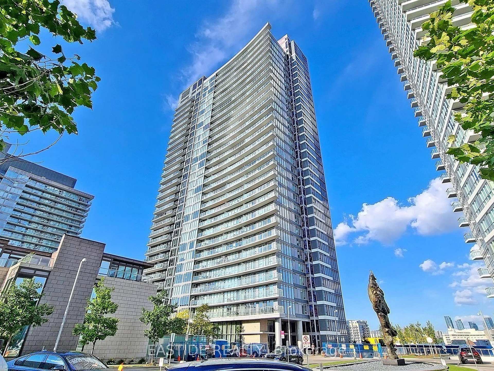 2 Bedrooms Condo at 121 Mcmahon, Toronto For sale