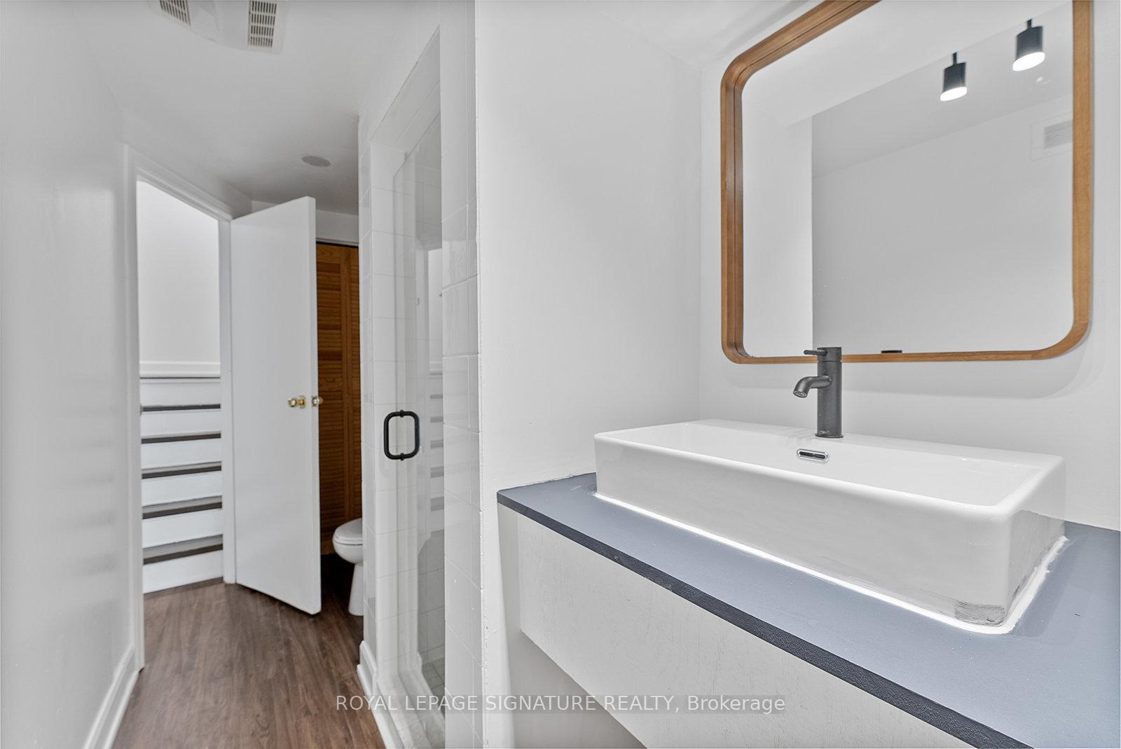 1 Bedroom Condo at 70 Jenny Wrenway, Toronto For sale