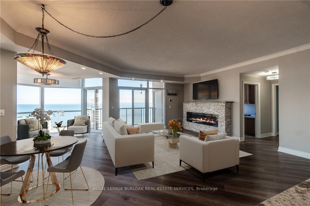 2 Bedrooms Condo at 1477 Lakeshore,  Burlington For sale