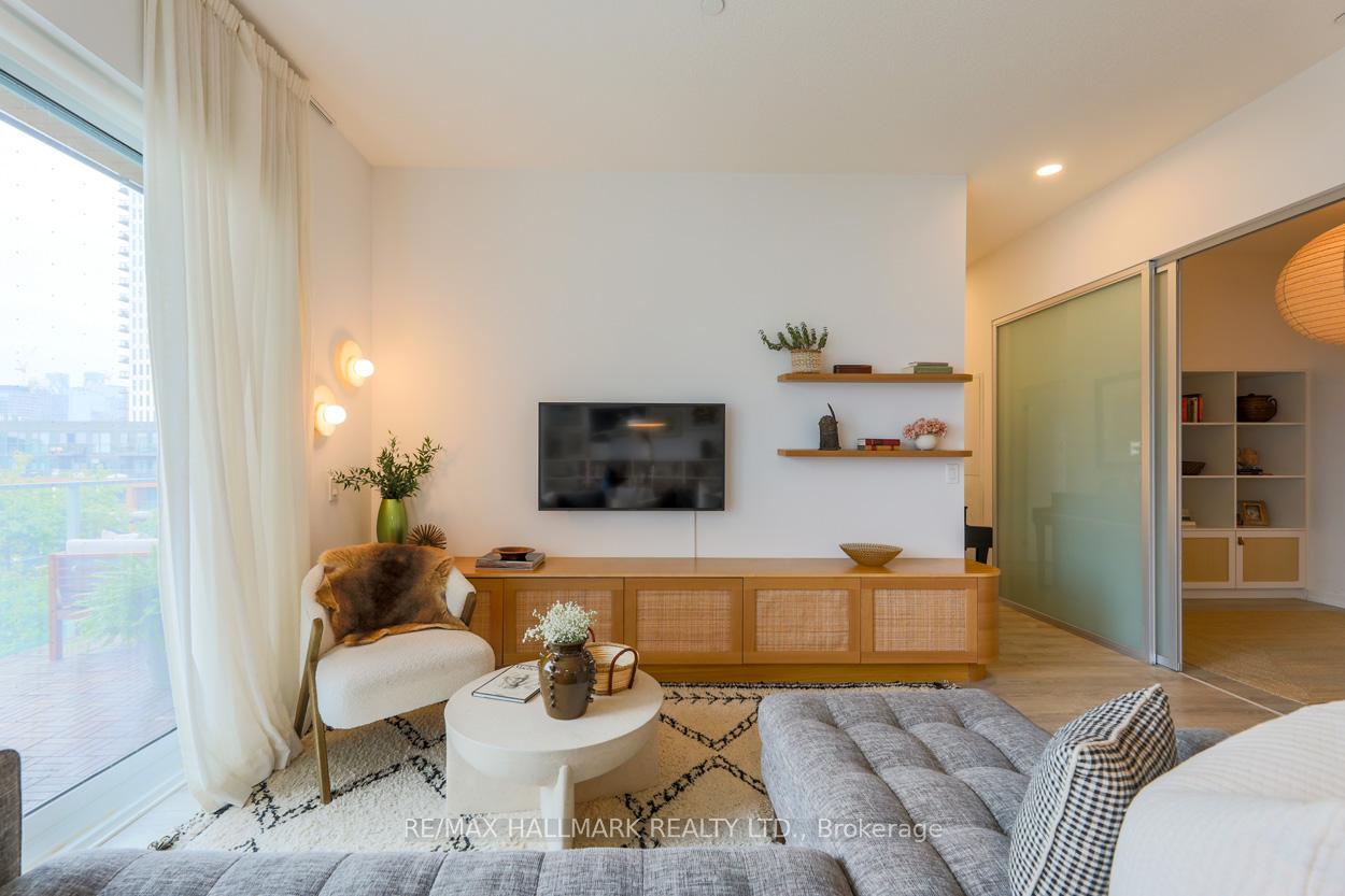 3 Bedrooms Condo at 20 Tubman, Toronto For sale
