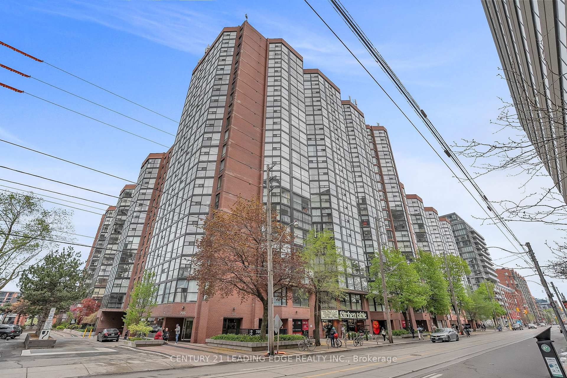 3 Bedrooms Condo at 705 King, Toronto For sale