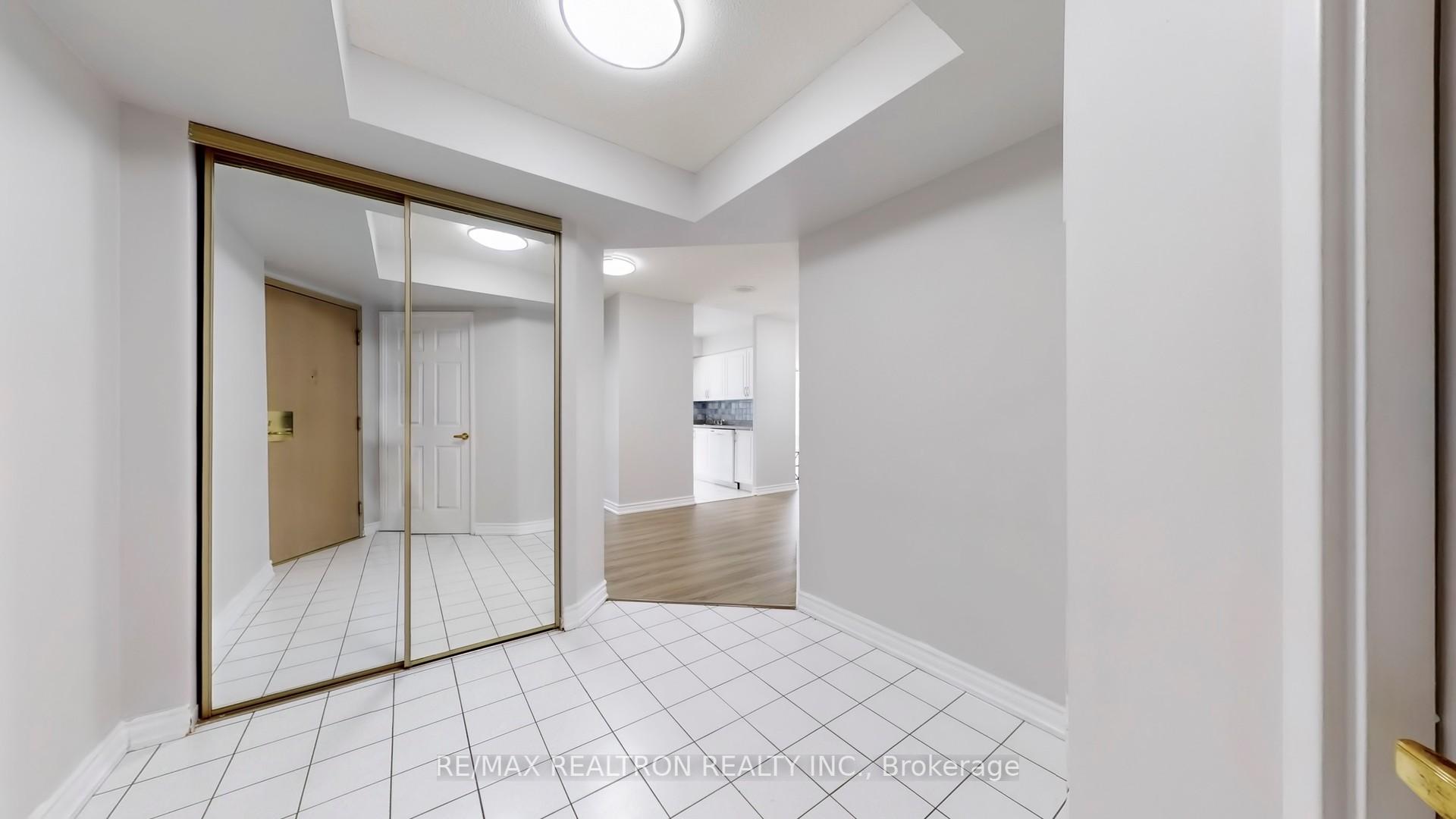 2 Bedrooms Condo at 3233 Eglinton,  Toronto For sale