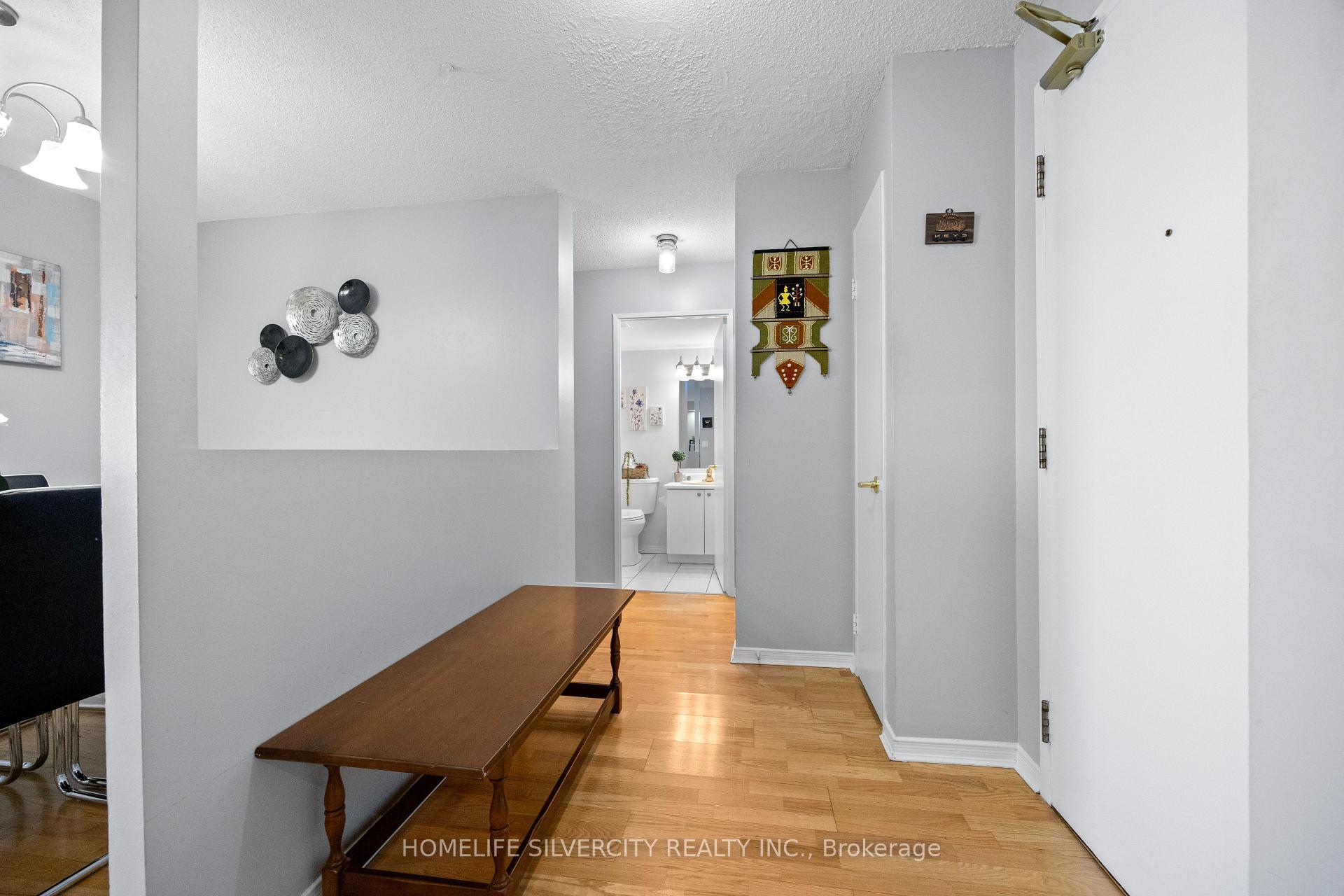 3 Bedrooms Condo at 145 Hillcrest, Mississauga For sale