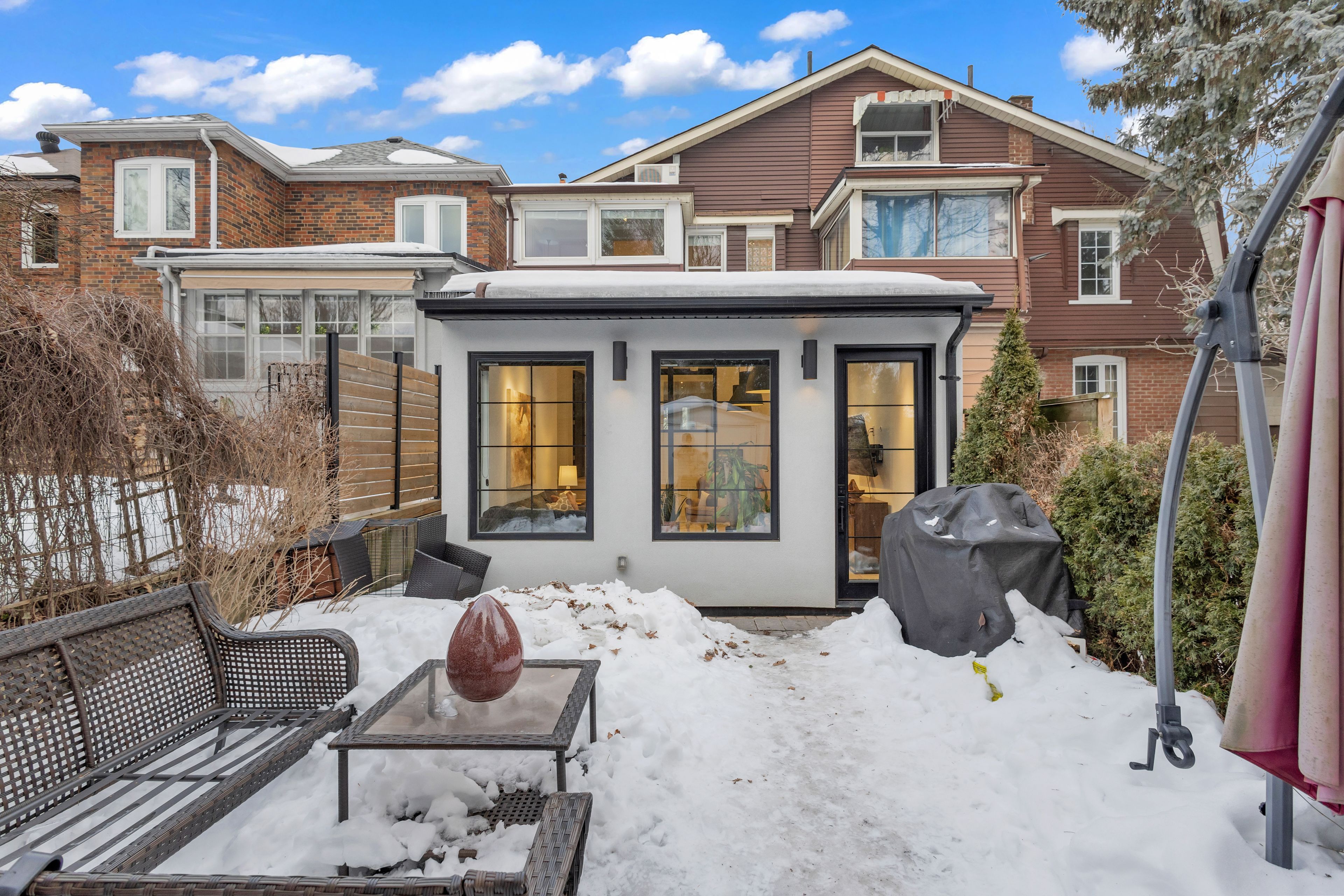 812 Duplex Avenue