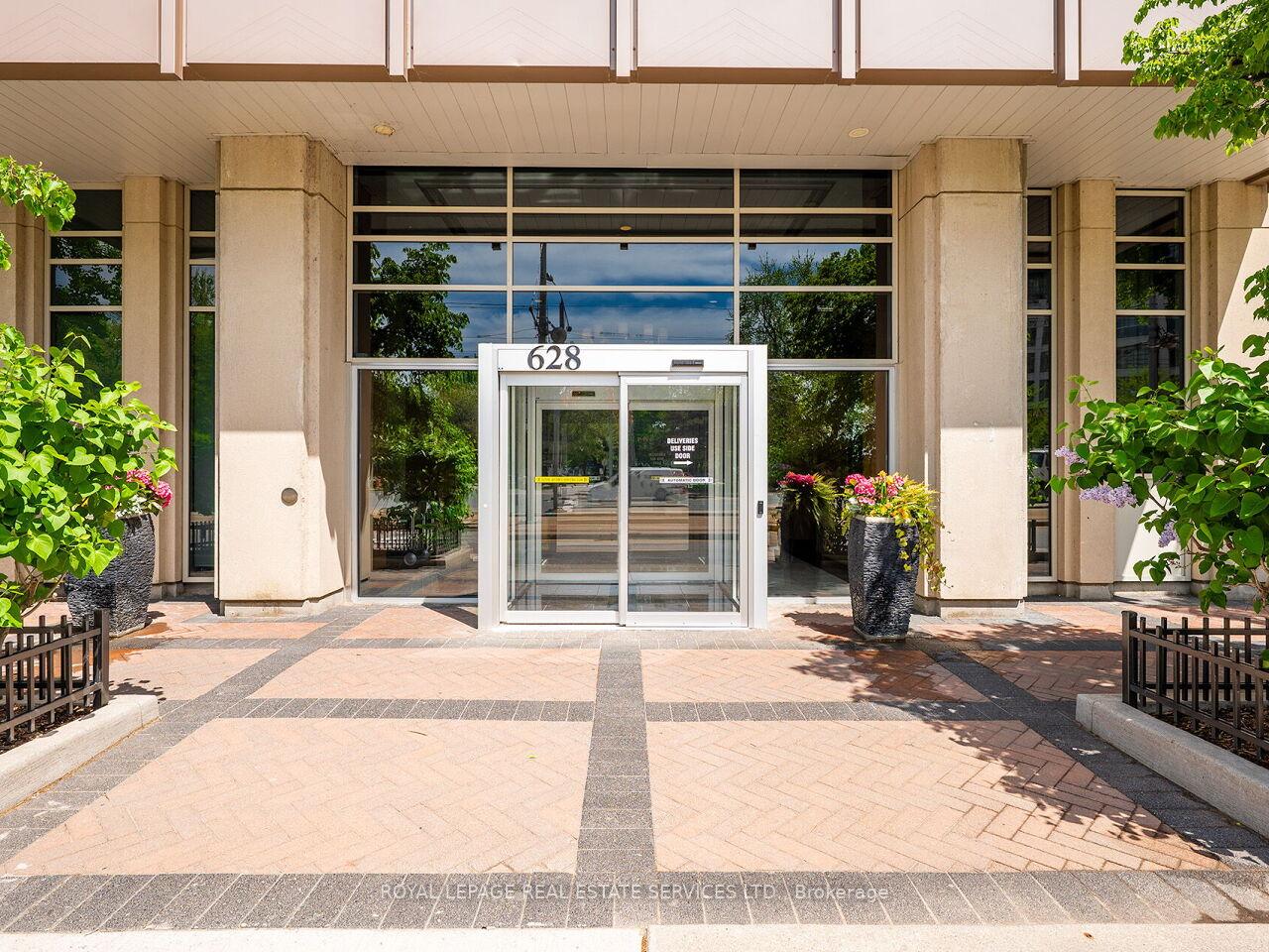 2 Bedrooms Condo at 628 Fleet, Toronto For sale