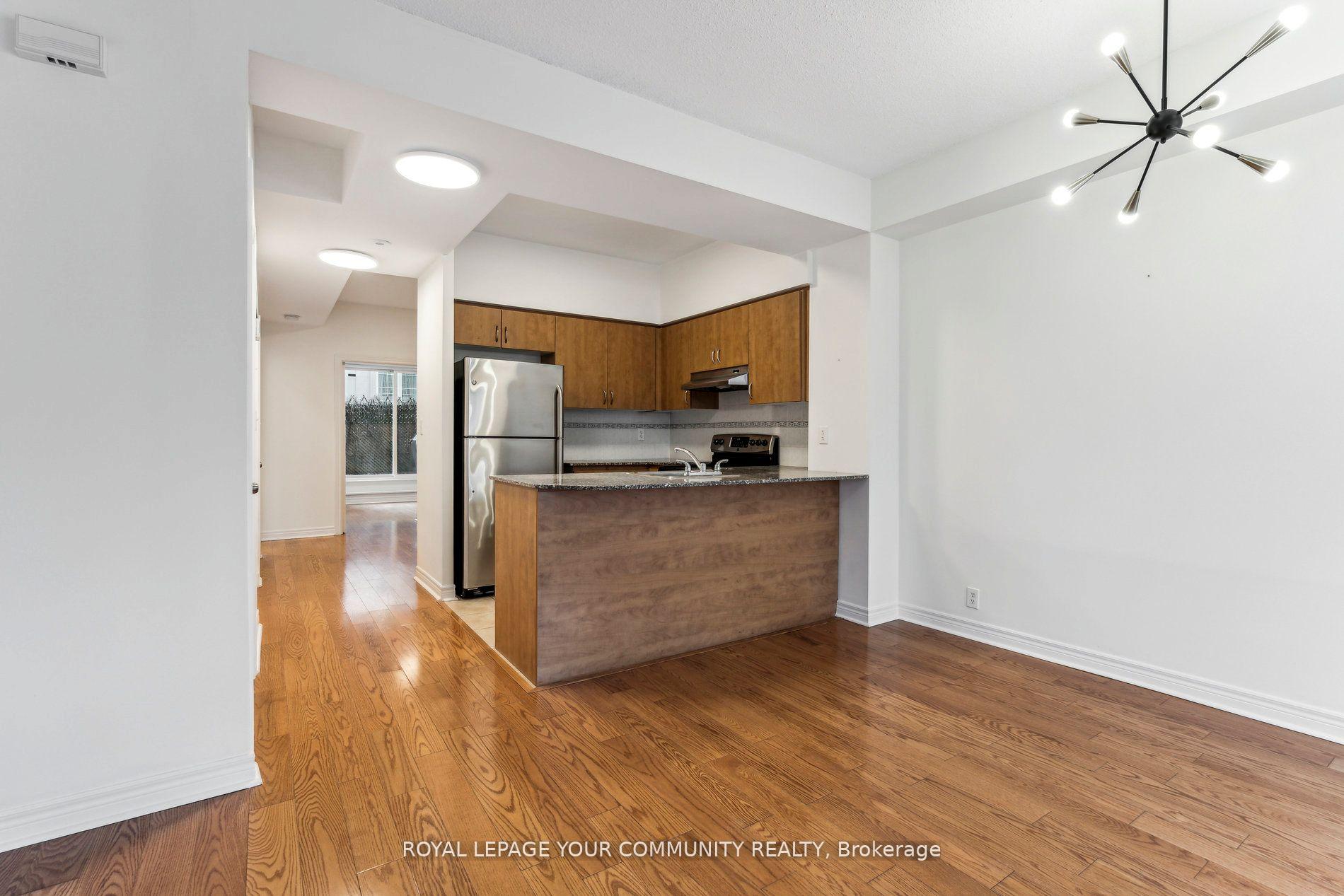 3 Bedrooms Condo at 207 Wellesley,  Toronto For sale