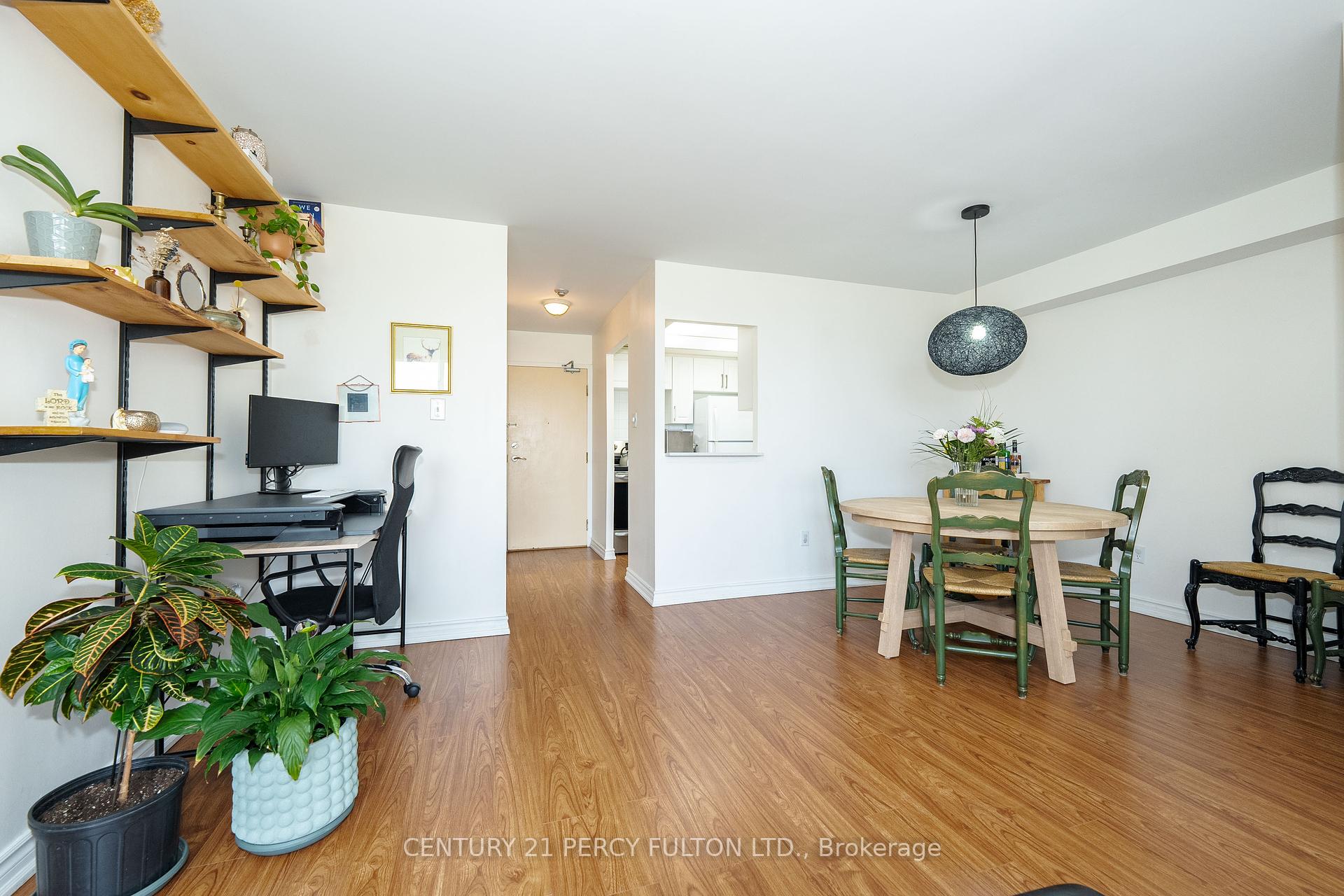 2 Bedrooms Condo at 3 Greystone Walk, Toronto For sale